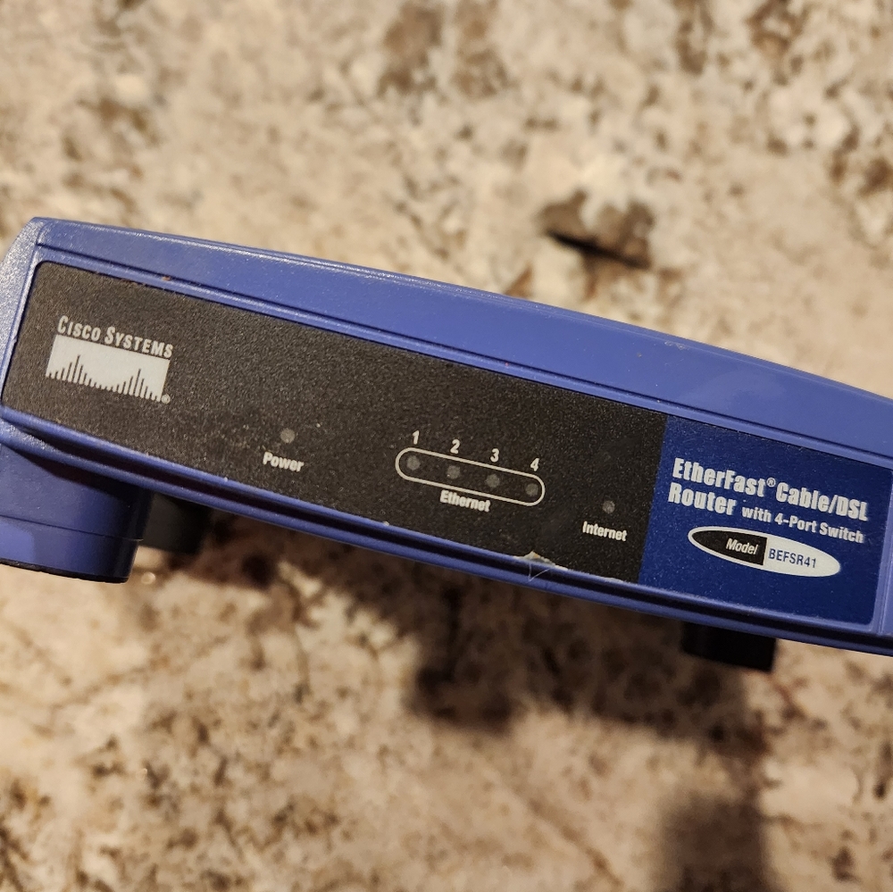 Linksys EtherFast Cable/DSL Router - Picture 6 of 8